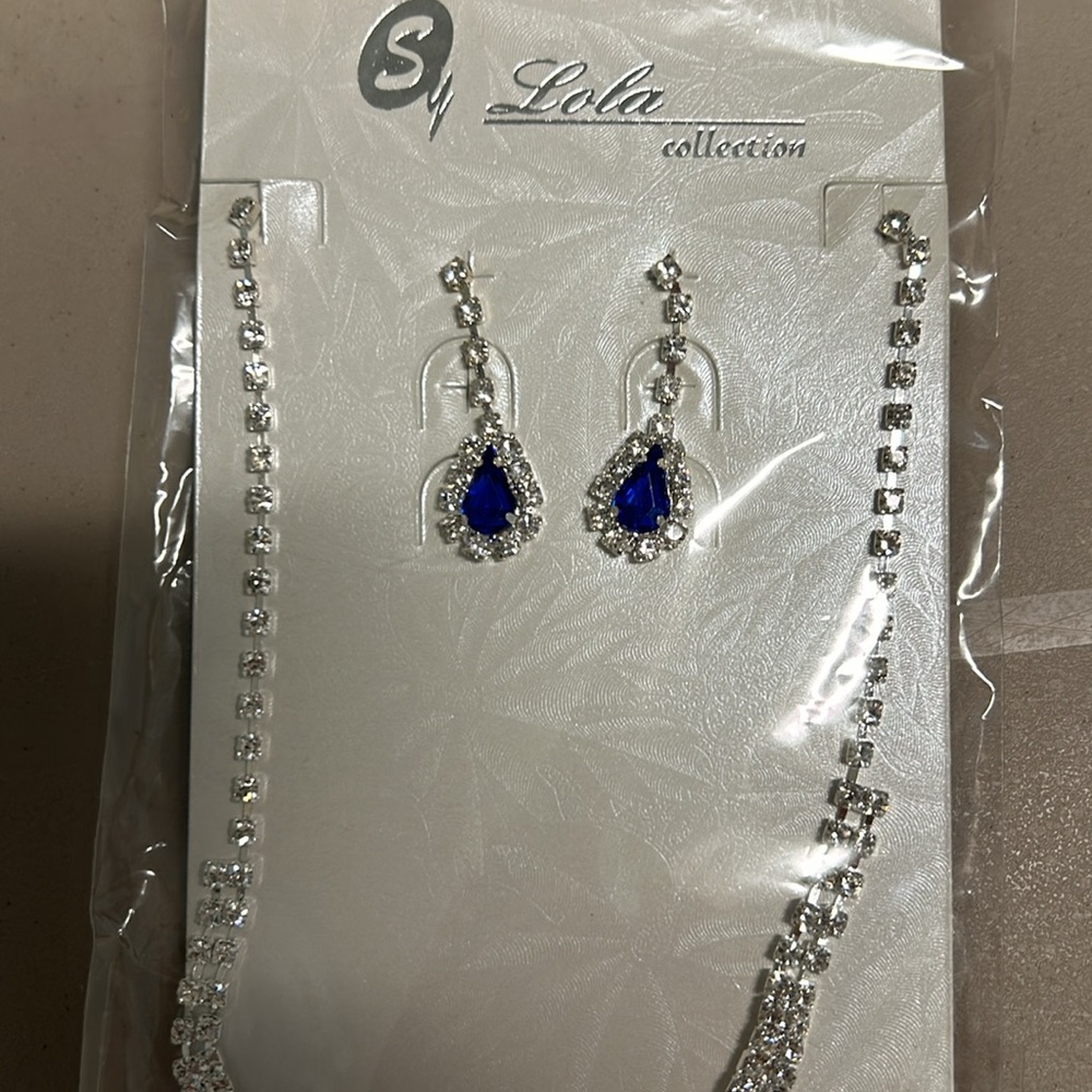 NEW IN PACKAGE Prom/evening wear jewelry (looks like blue sapphire/diamond) - Picture 3 of 7
